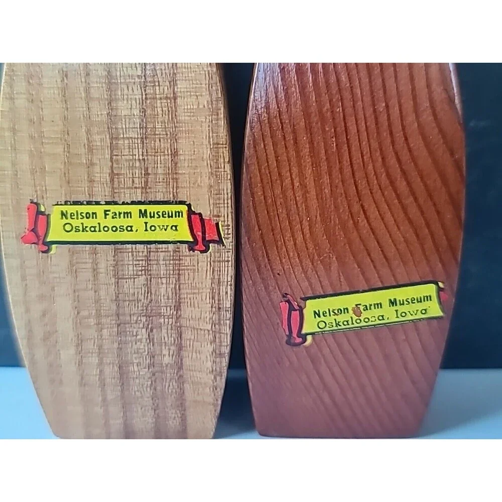 Nelson Farm Museum Souvenir Wooden Salt And Pepper Shakers Vintage, READ